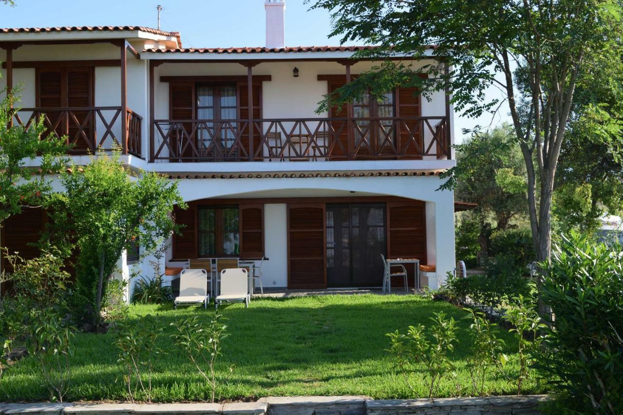 Mikiverna Houses By Miltiadis Kalyves Polygyrou Ngoại thất bức ảnh